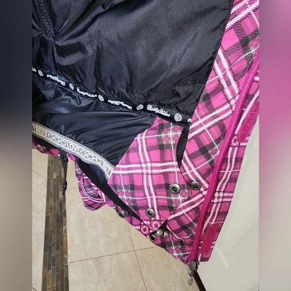 Betty Rides Plaid Ski/Snowboarding Jacket Size S w NWT matching Mittens
